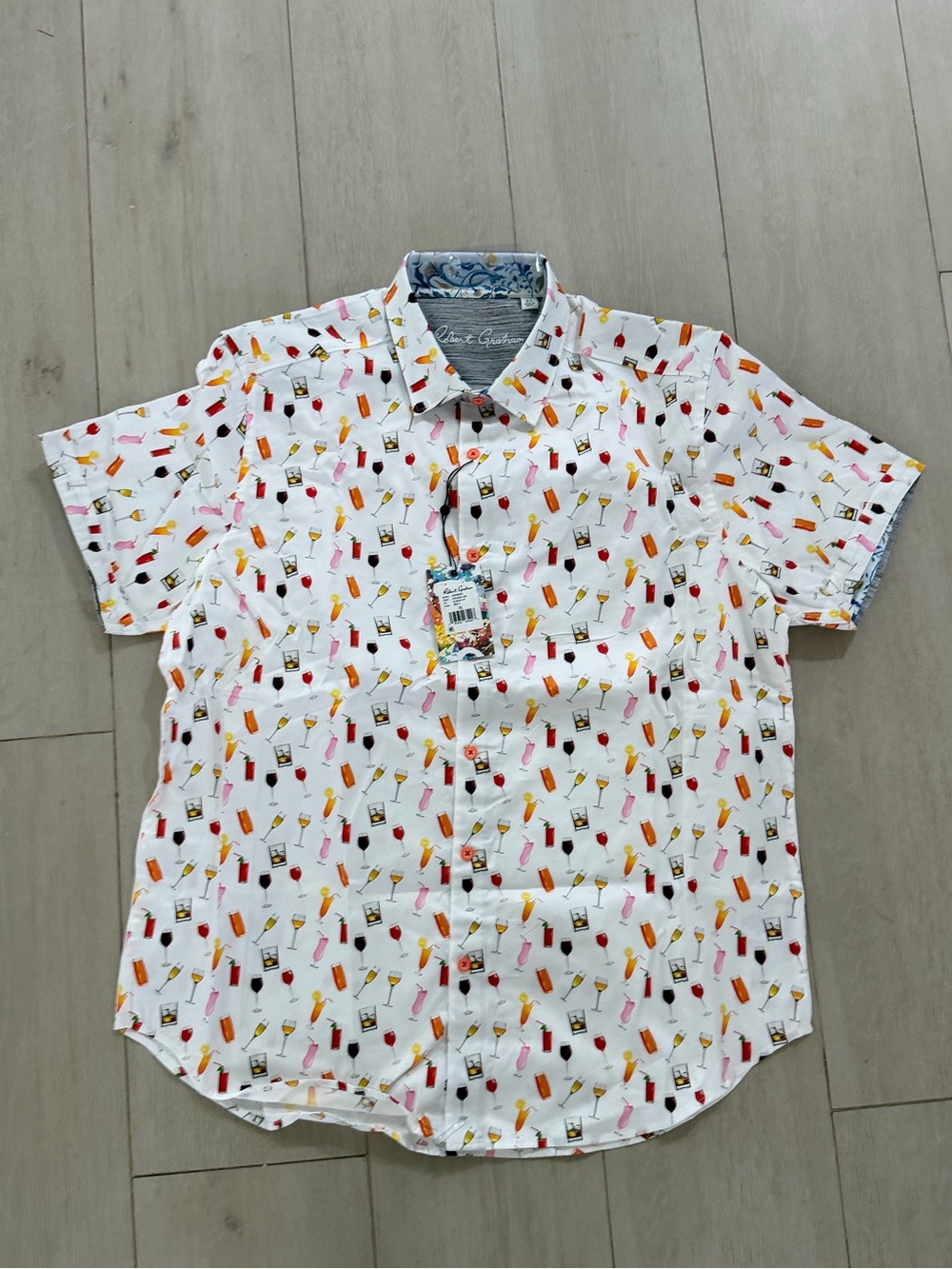 Robert Graham Norwood Happy Hour Small Classic Fit Short Sleeve Shirt NWT